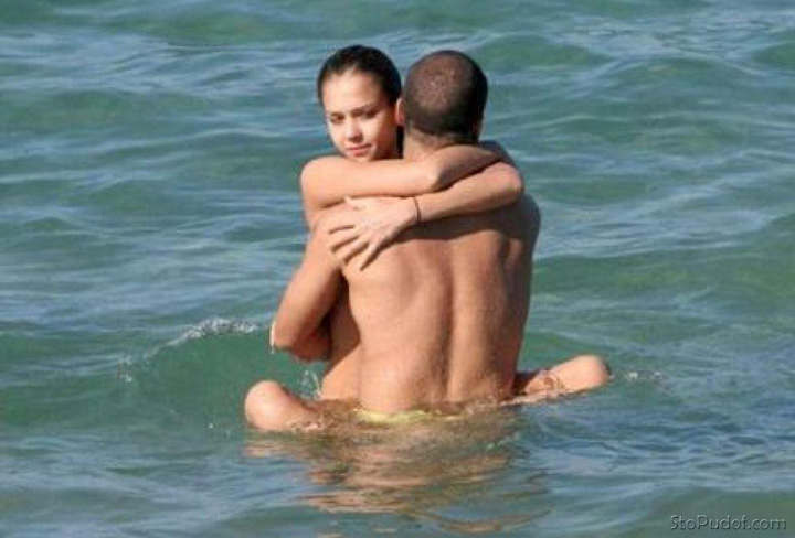 Раздетая Джессика Альба