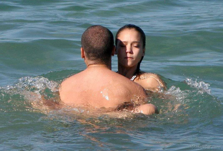 Раздетая Джессика Альба