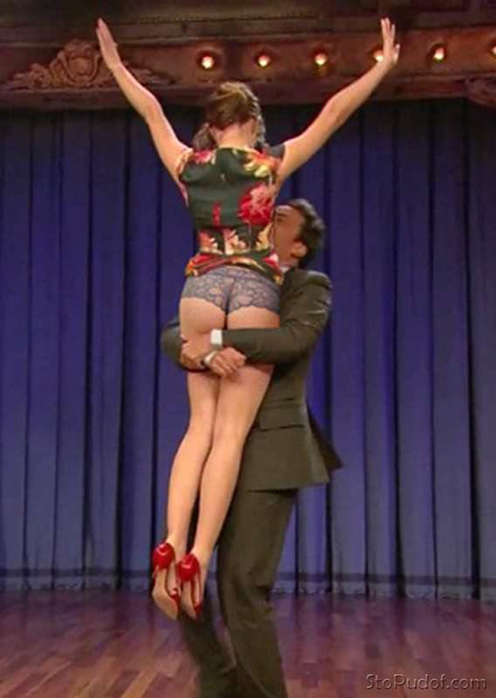 Голая Эмма Уотсон